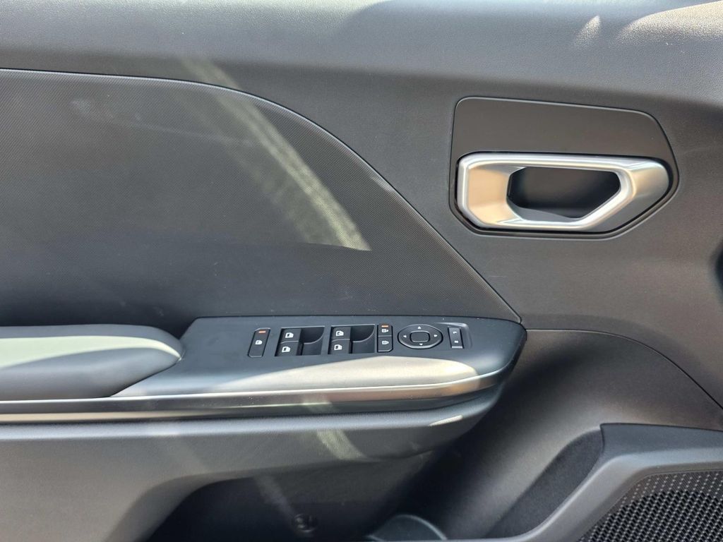 2026 Kia K4 LXS - Photo 12