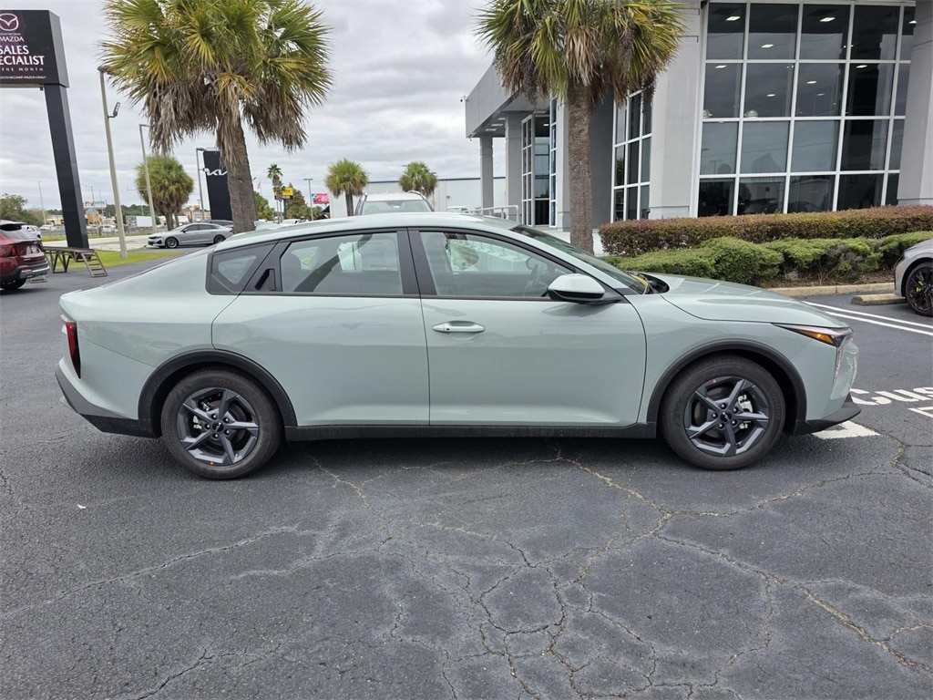 New 2025 Kia K4 LXS Sedan