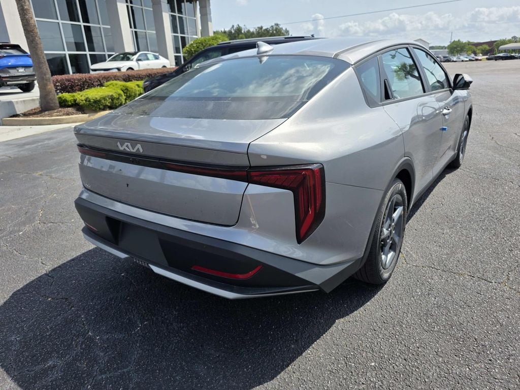 New 2026 Kia K4 LXS Sedan