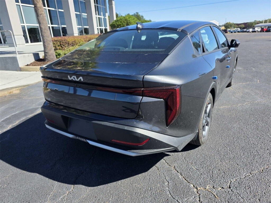 New 2025 Kia K4 LXS Sedan