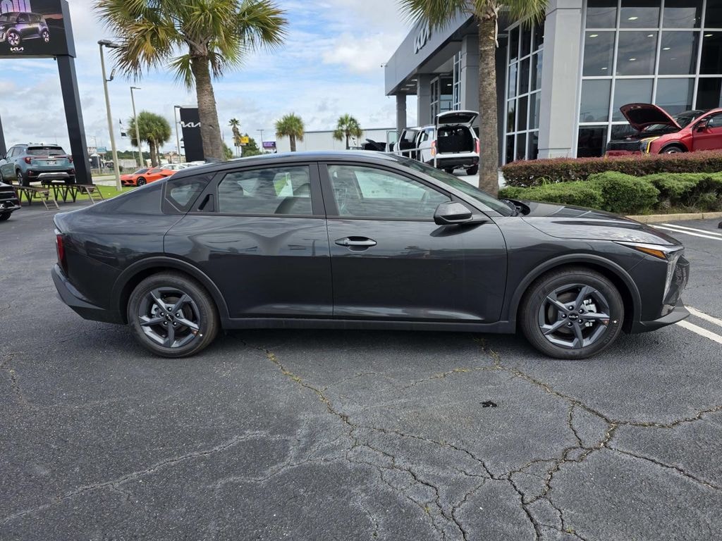 New 2026 Kia K4 LXS Sedan