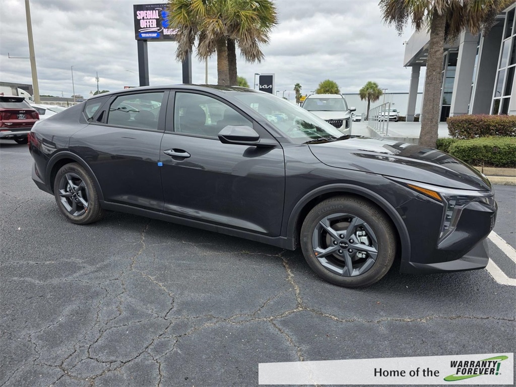 New 2025 Kia K4 LXS Sedan