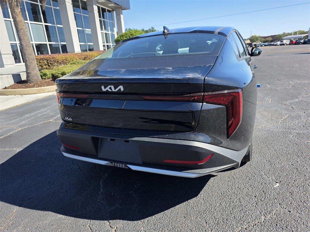 New 2025 Kia K4 LXS Sedan