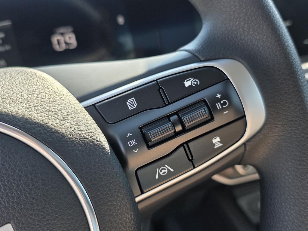 2026 Kia K5 LXS - Photo 11