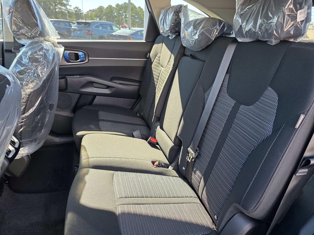 2026 Kia Sorento LX - Photo 7