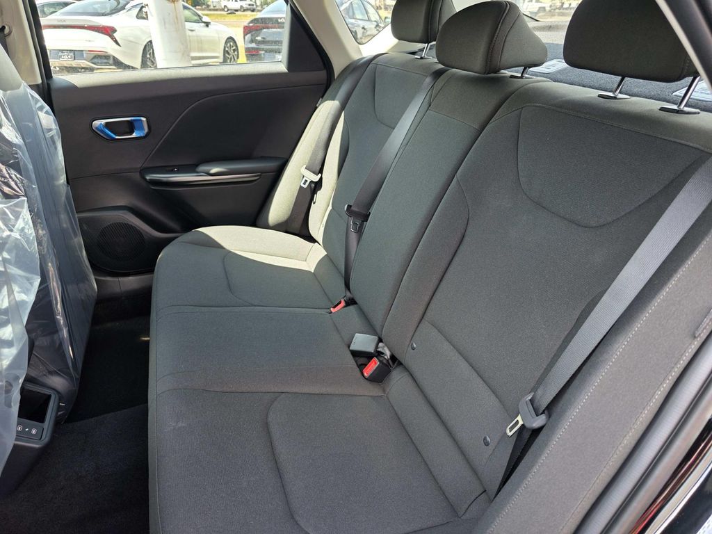 2026 Kia K4 LXS - Photo 6