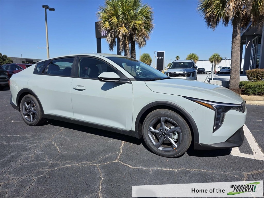 2025 Kia K4 LXS's photo