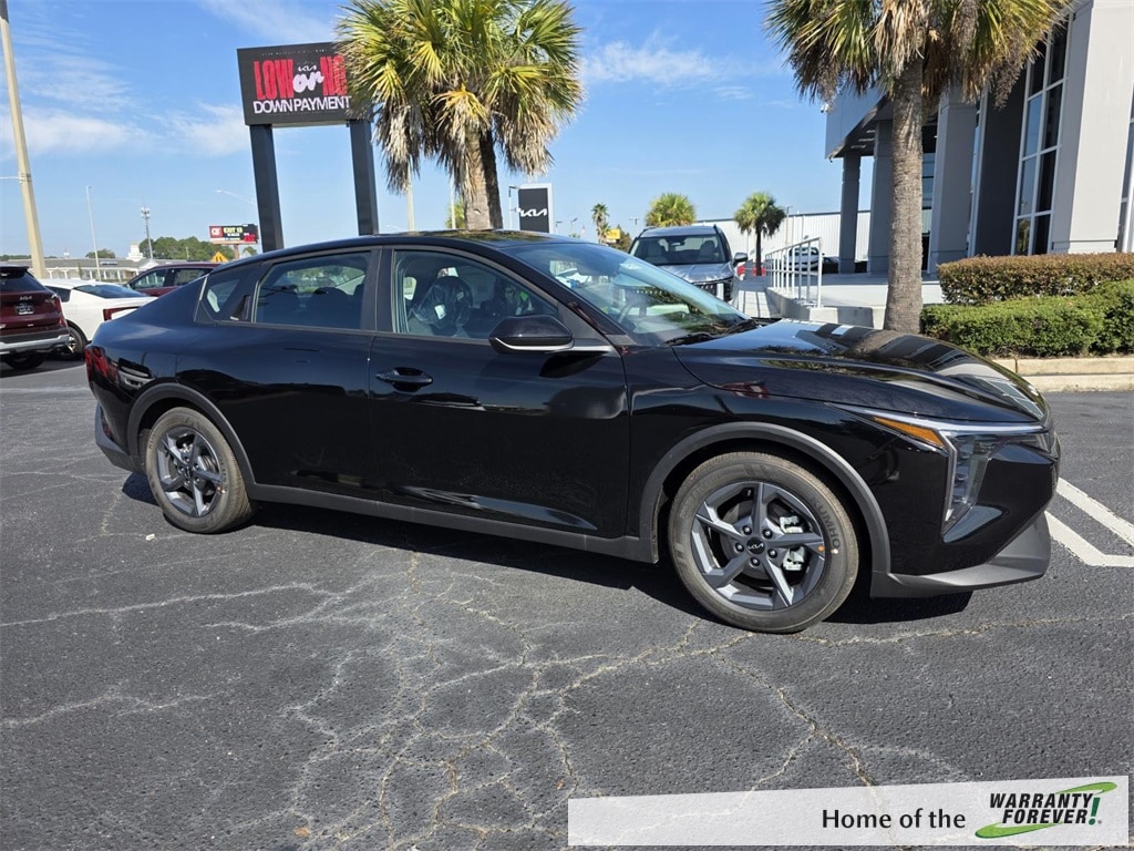 New 2025 Kia K4 LXS Sedan