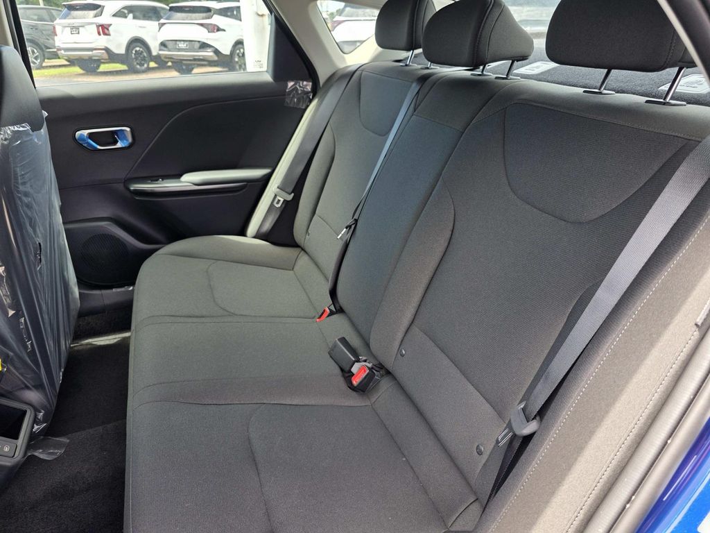 2026 Kia K4 LXS - Photo 7
