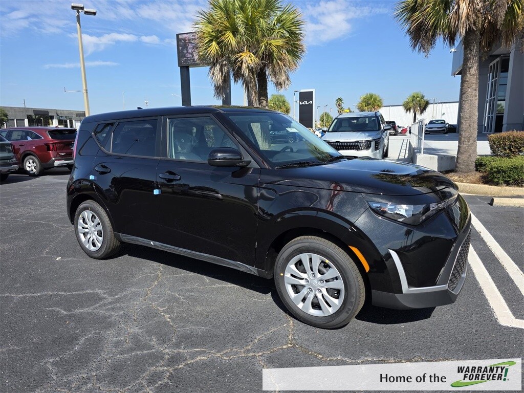 New 2025 Kia Soul LX Hatchback