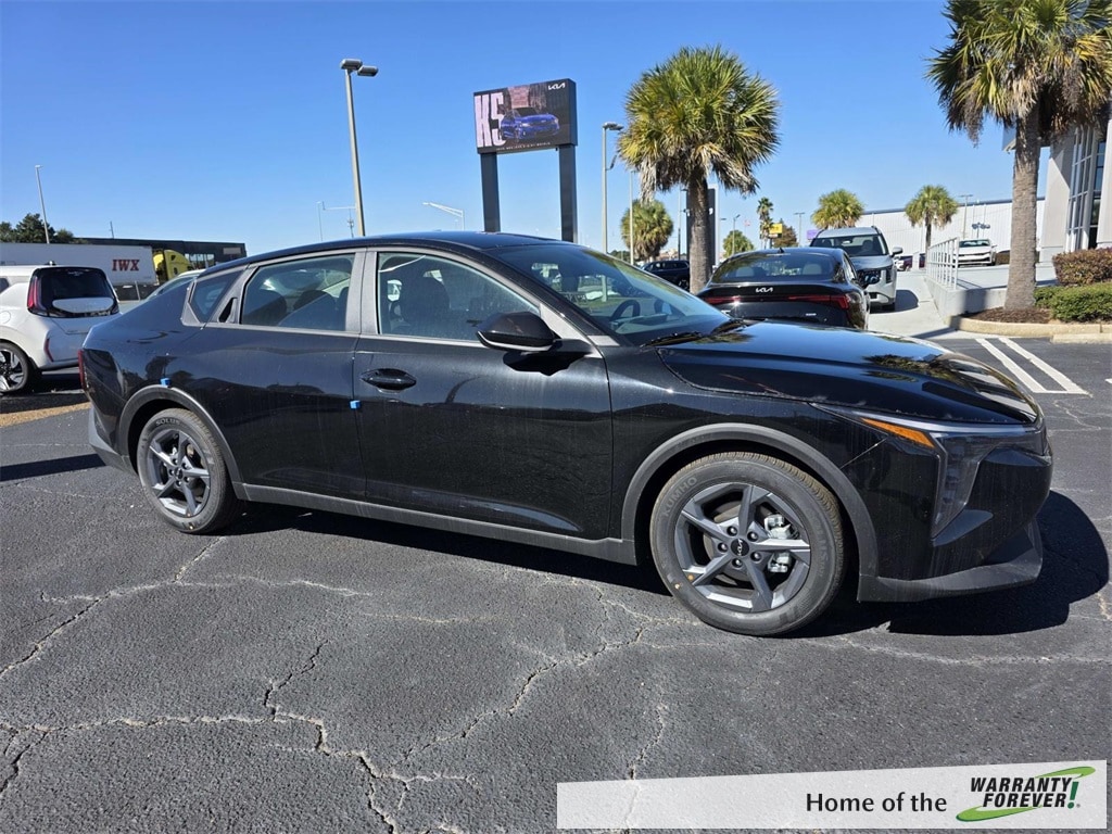 2025 Kia K4 LXS's photo