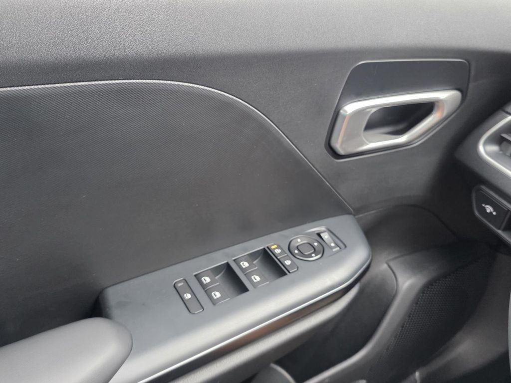 2026 Kia K4 LXS - Photo 12