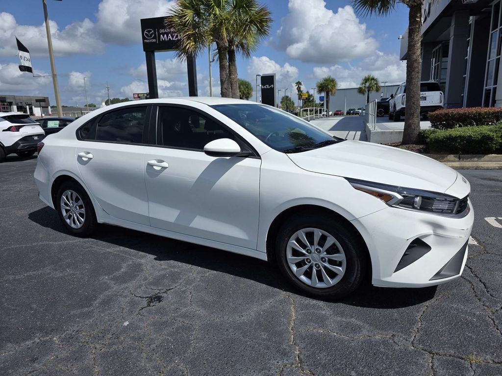 2024 Kia Forte LX AT's photo