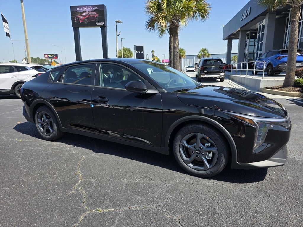 2026 Kia K4 LXS AT's photo