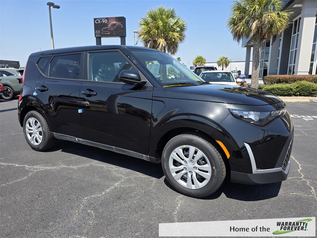New 2025 Kia Soul LX Hatchback