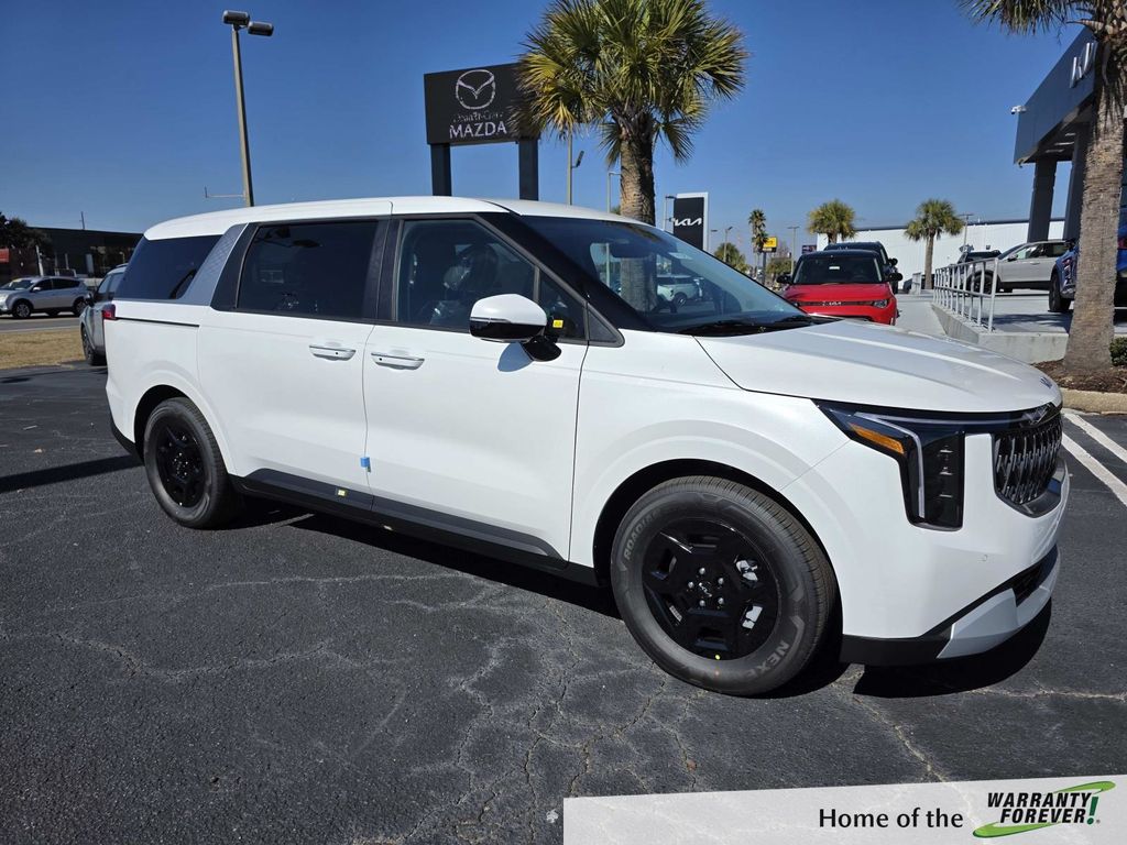 2026 Kia Sedona LXS's photo
