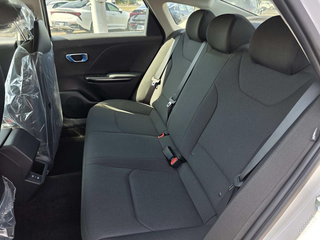 2026 Kia K4 LX - Photo 6