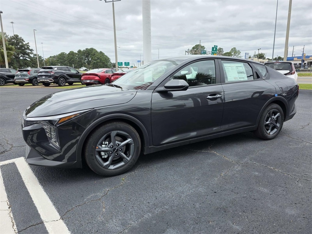 New 2025 Kia K4 LXS Sedan