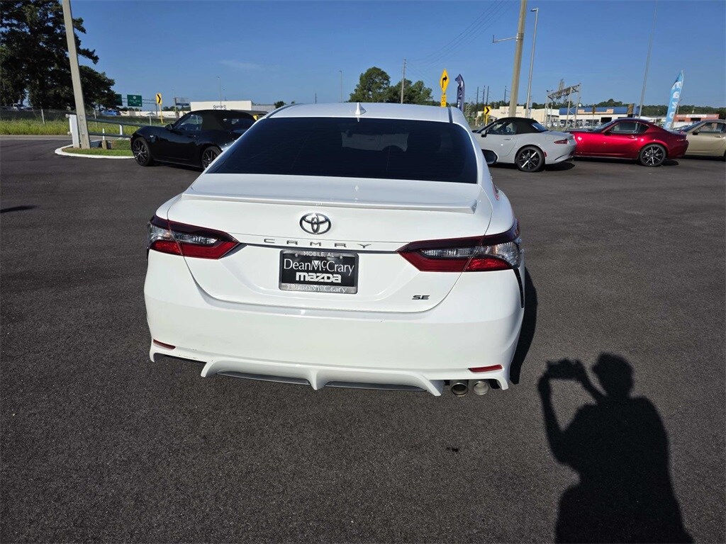 2022 Toyota Camry SE photo 4