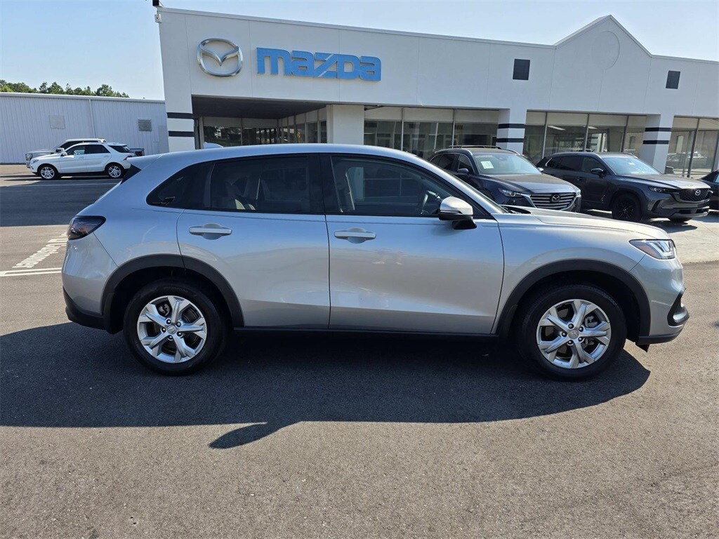 2024 Honda HR-V LX photo 2