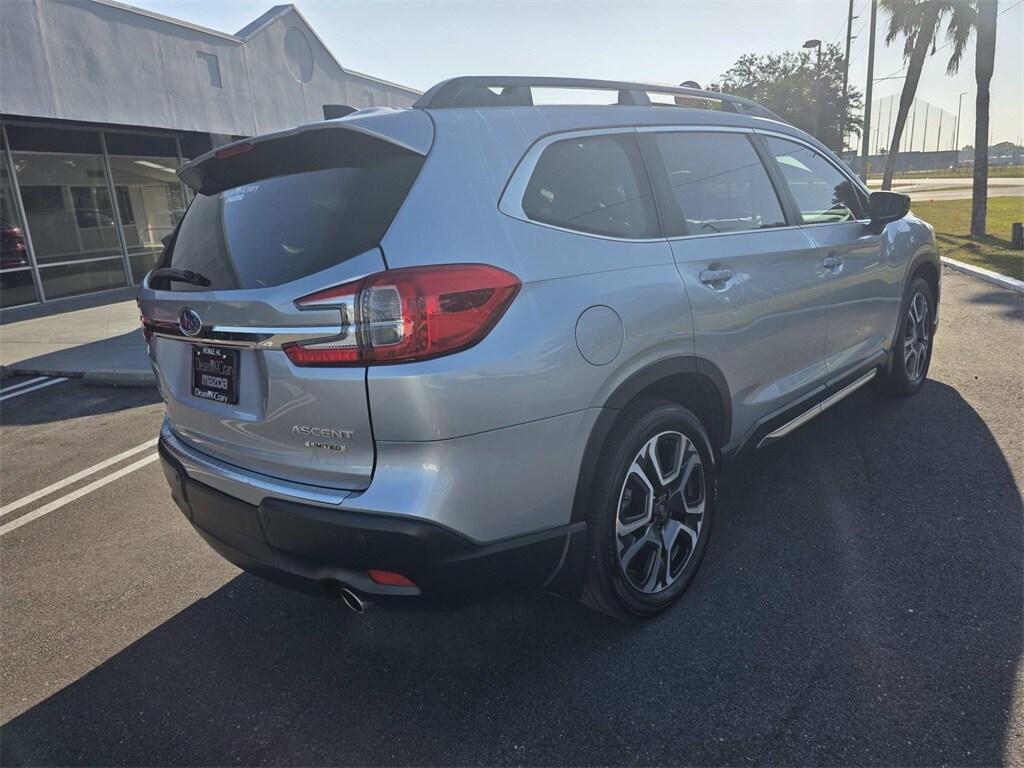 2024 Subaru Ascent Limited photo 3