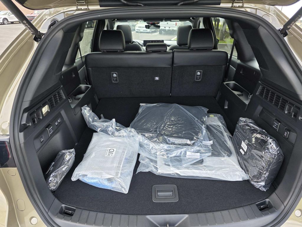 2025 Mazda CX-70 Premium Plus Package - Photo 11