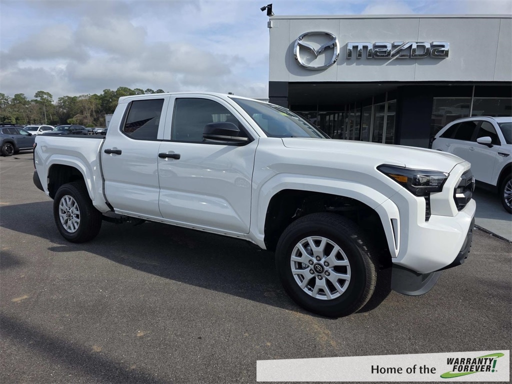2024 Toyota Tacoma SR's photo