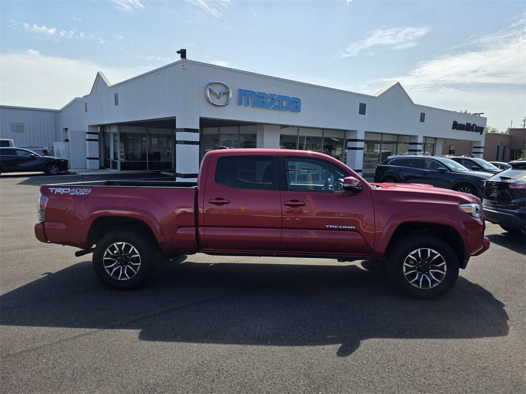 2023 Toyota Tacoma TRD Sport V6 photo 2