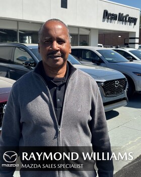 Staff member Raymond Williams from ID_c1f128
