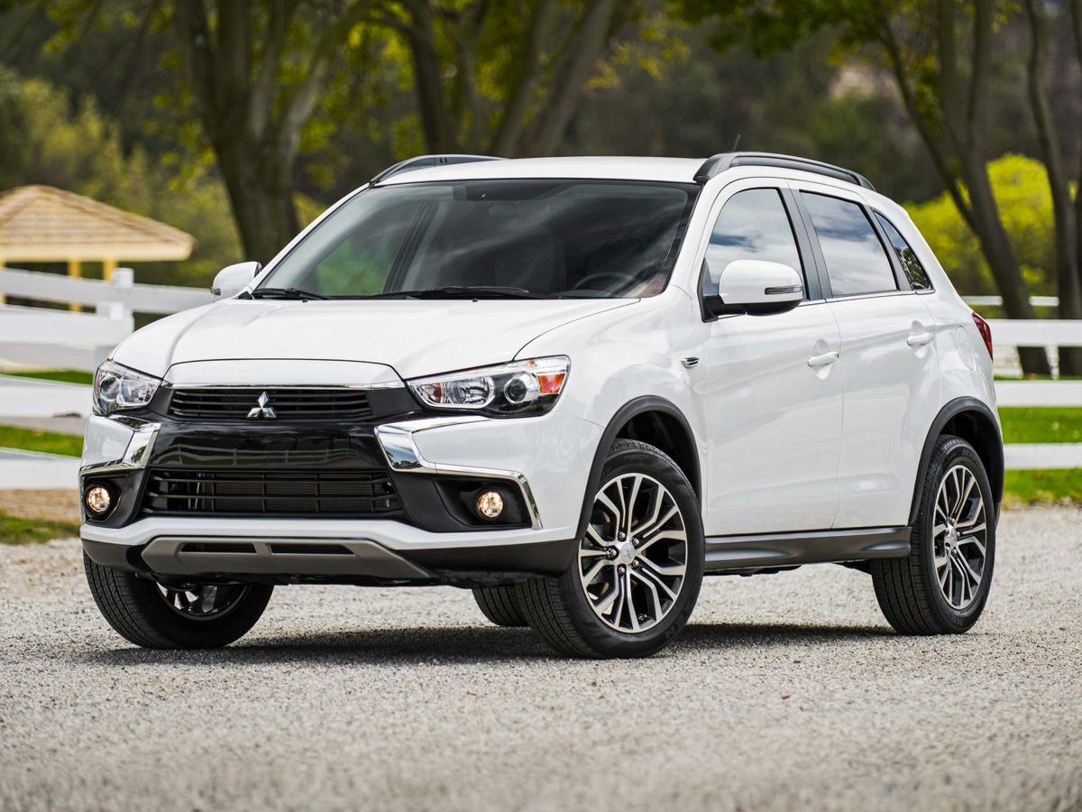 2017 Mitsubishi Outlander Sport LE's photo