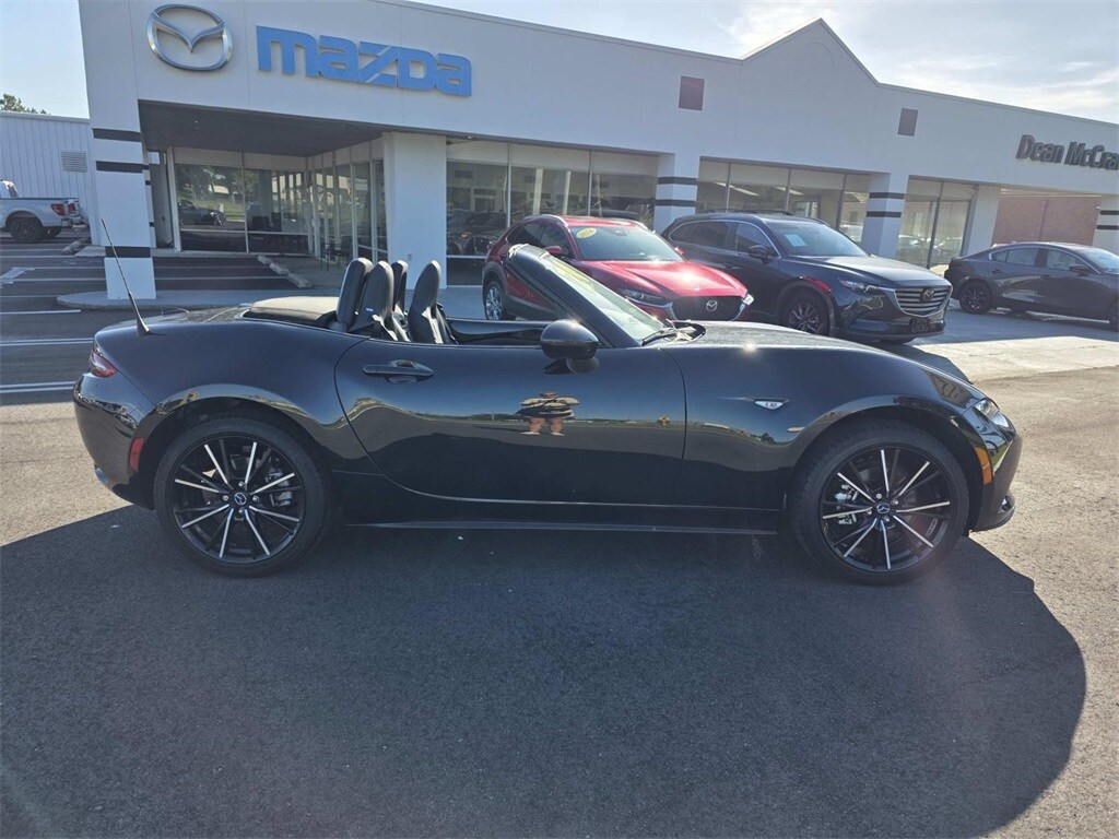 2024 Mazda MX-5 Miata Miata Grand Touring photo 2