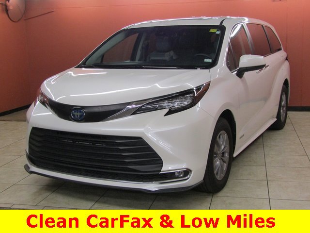 Used 2021 Toyota Sienna XLE with VIN 5TDYRKEC3MS060588 for sale in Ballwin, MO