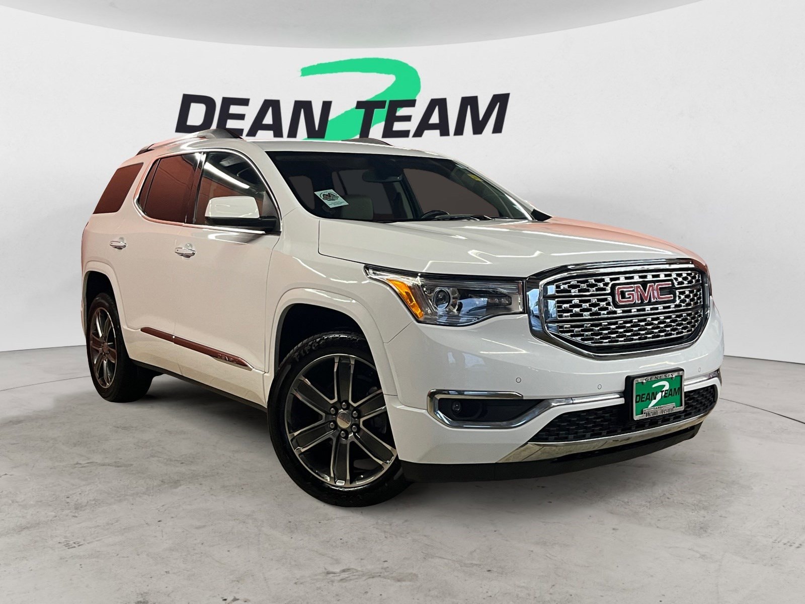 2019 GMC Acadia Denali's photo