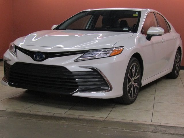 Used 2022 Toyota Camry XLE with VIN 4T1F31AK4NU587984 for sale in Ballwin, MO