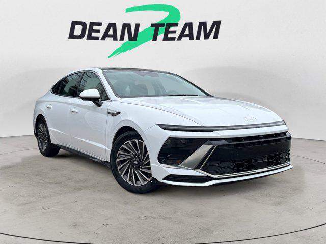 2026 Hyundai Sonata Hybrid Limited's photo