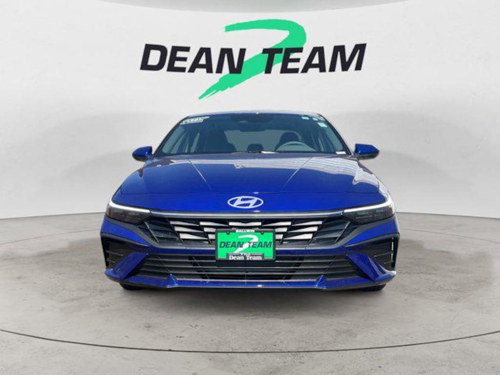 New 2025 Hyundai Elantra SE Sedan