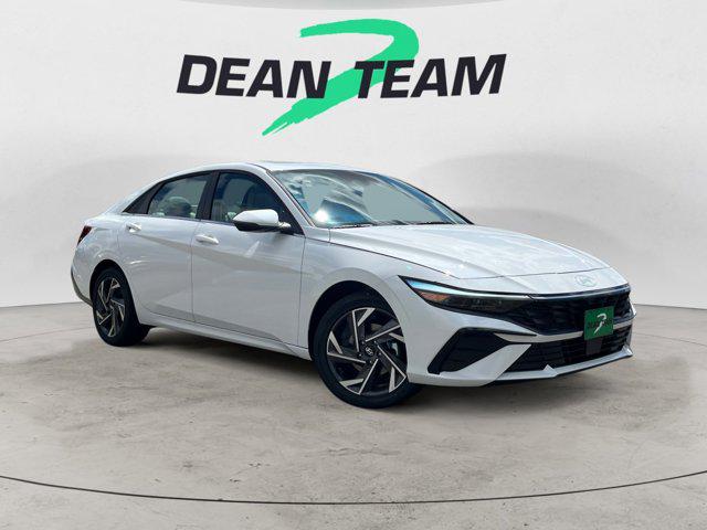 2025 Hyundai Elantra Limited's photo