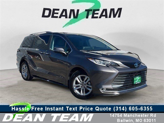 2023 Toyota Sienna Limited's photo