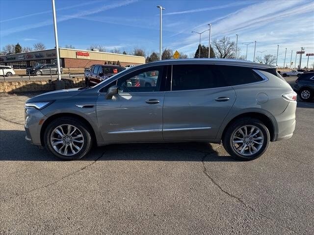 2023 Buick Enclave Avenir photo 3