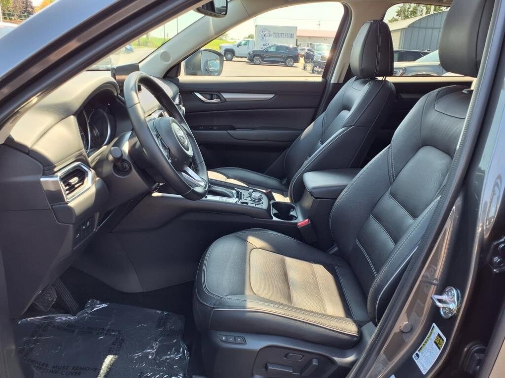 2025 Mazda CX-5 2.5 S Preferred photo 4