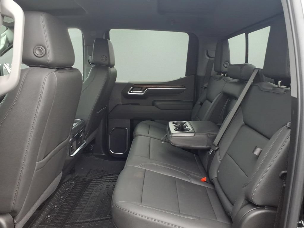 2026 GMC Sierra 1500 SLT - Photo 7