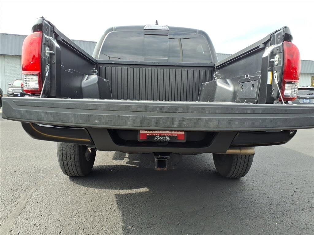 2023 Toyota Tacoma SR5 V6 photo 4
