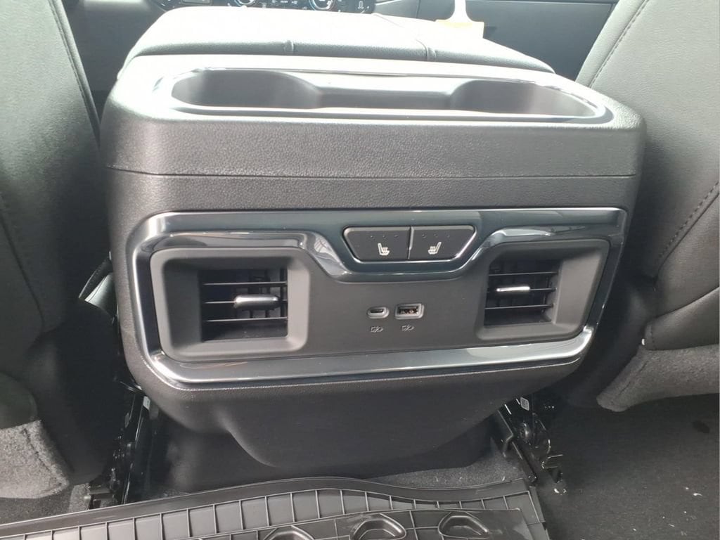 2026 GMC Sierra 1500 SLT - Photo 8