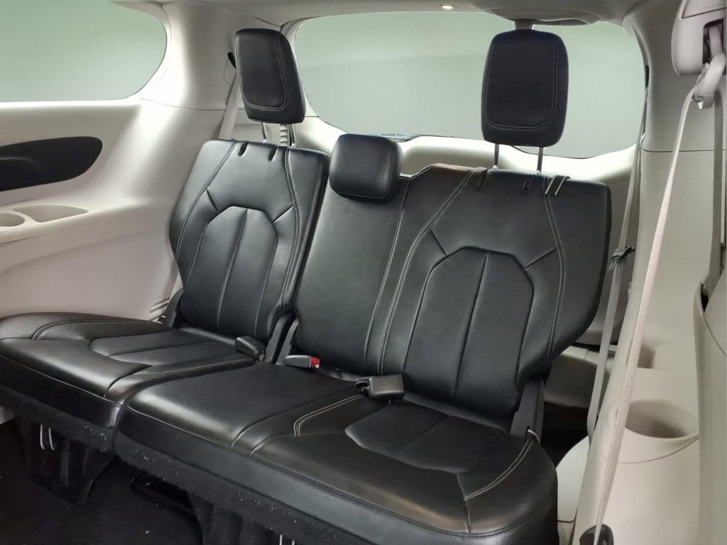 2024 Chrysler Pacifica Touring L - Photo 7
