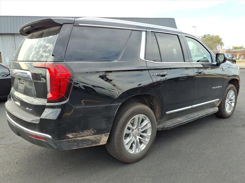 2024 Gmc Yukon SLT photo 3