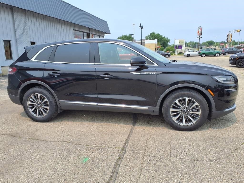 Used 2023 Lincoln Nautilus Reserve with VIN 2LMPJ8K90PBL05433 for sale in Monroe, WI