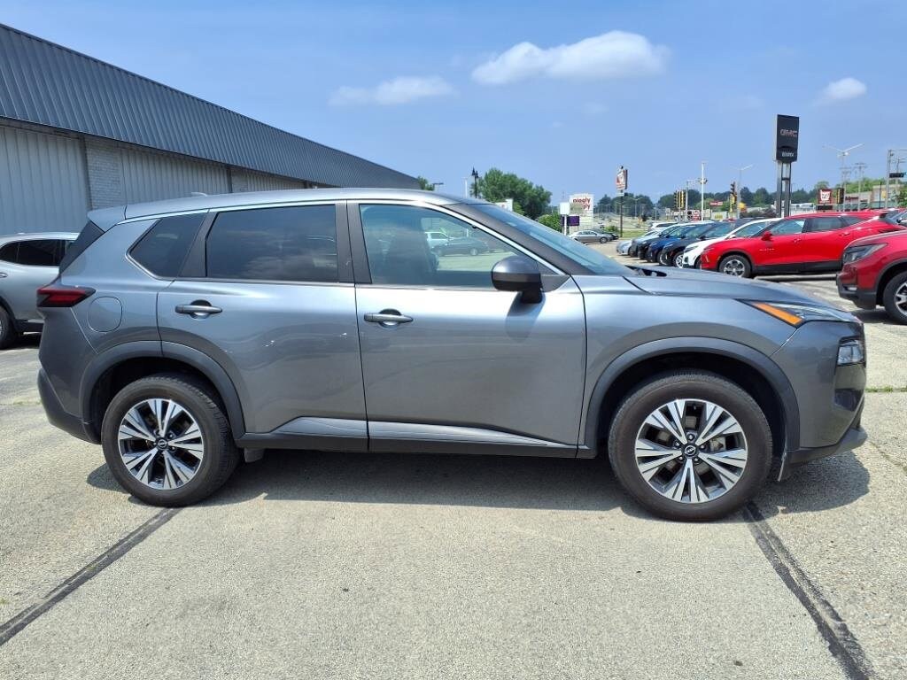 2023 Nissan Rogue SV photo 2