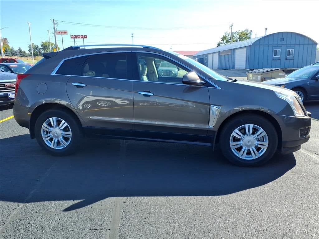 Used 2015 Cadillac SRX Luxury Collection with VIN 3GYFNEE34FS604271 for sale in Monroe, WI