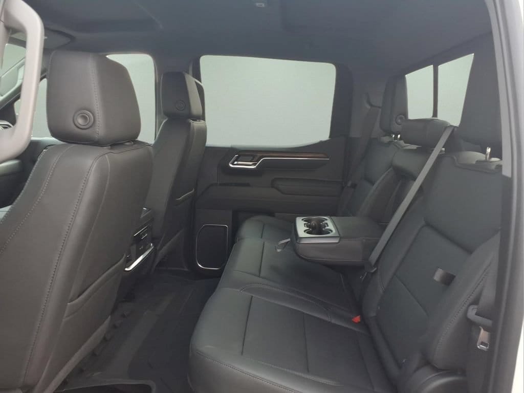 2026 GMC Sierra 1500 SLT - Photo 5