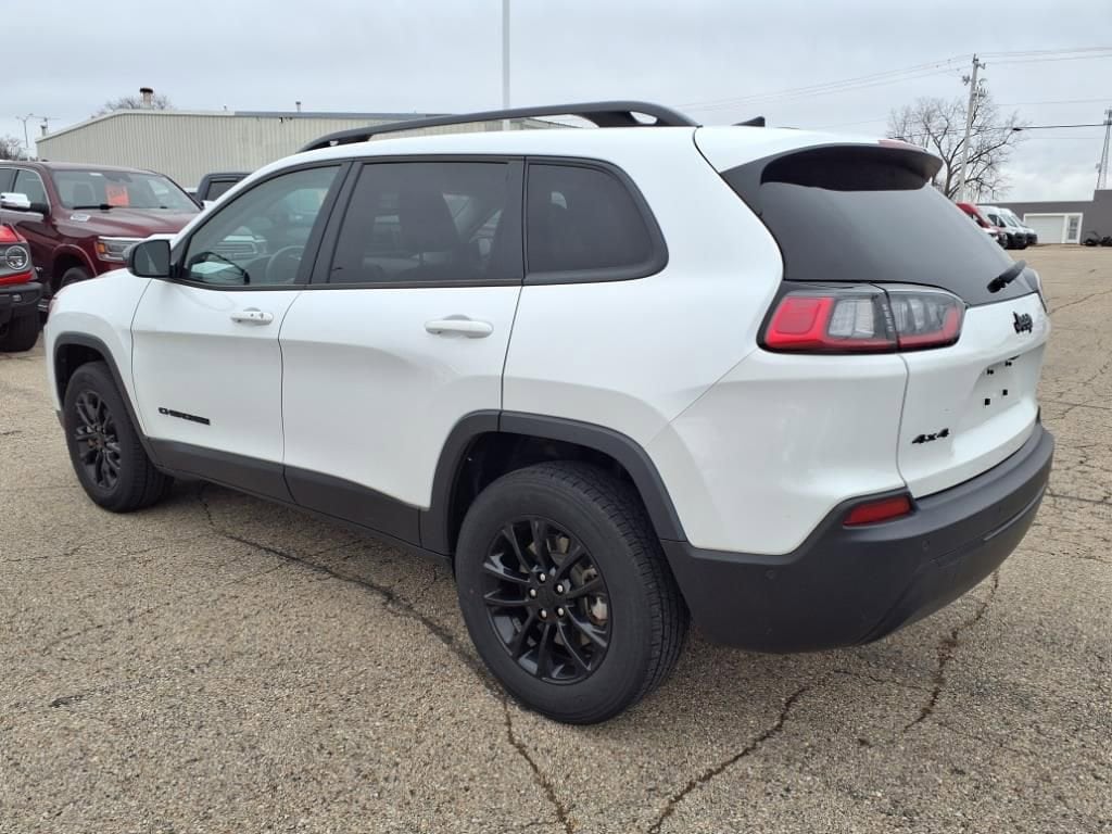 Used 2023 Jeep Cherokee Altitude Lux